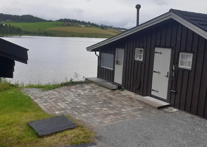 Hébergement de vacances Idyllic Lakeside With Private And Boat Vassli
