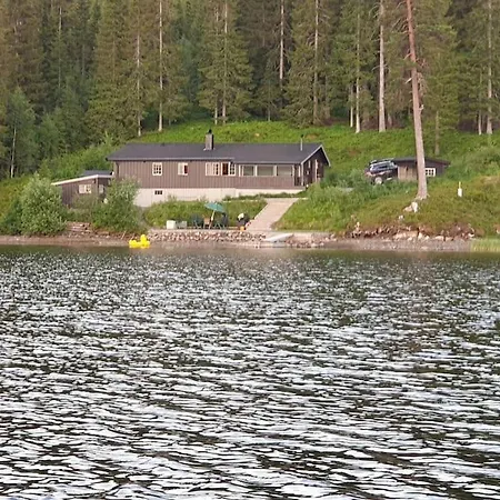 Idyllic Lakeside With Private And Boat Casa de Férias